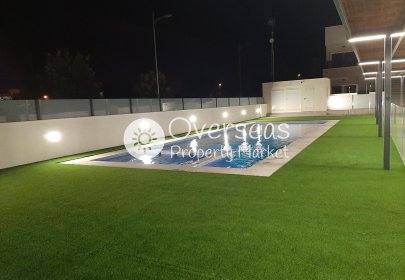 Nowy budynek - Kamienica -
Pilar de La Horadada