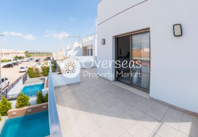 Neue Gebäude - Villa -
Los Alcazares