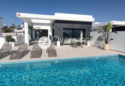 Obra nueva - Villa -
Rojales