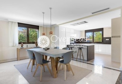 Nowy budynek - Villa -
Estepona