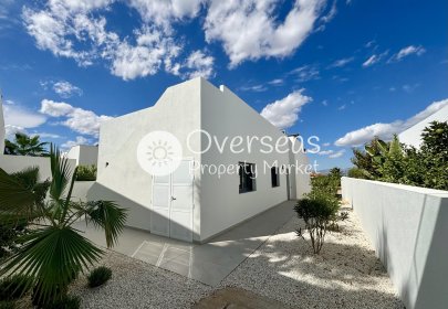 Obra nueva - Villa -
Rojales