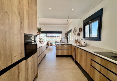 Obra nueva - Villa -
Rojales