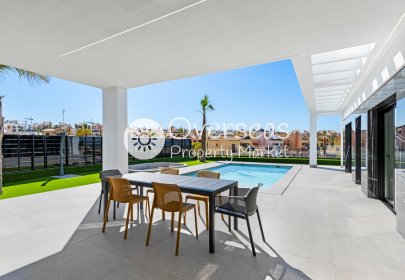 Obra nueva - Villa -
Algorfa