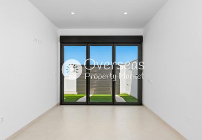 Obra nueva - Villa -
Los Alcazares