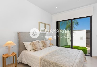 Obra nueva - Villa -
Los Alcazares