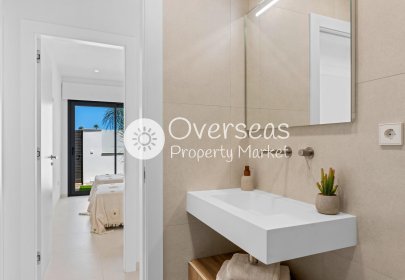 Obra nueva - Villa -
Los Alcazares