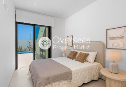 Obra nueva - Villa -
Los Alcazares