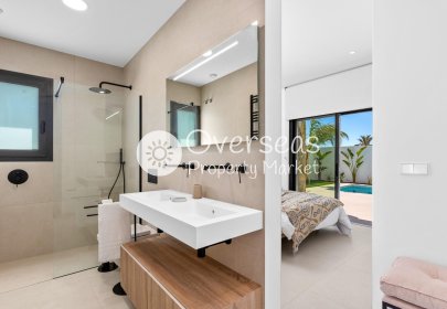 Obra nueva - Villa -
Los Alcazares