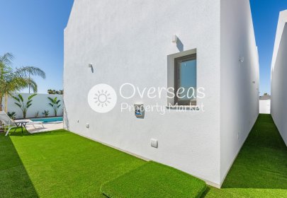 Obra nueva - Villa -
Los Alcazares