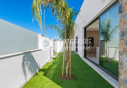 Obra nueva - Villa -
Los Alcazares