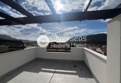 Nowy budynek - Kamienica -
La Union