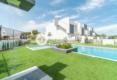 Nouvelle construction - Top Floor Bungalow -
Torrevieja