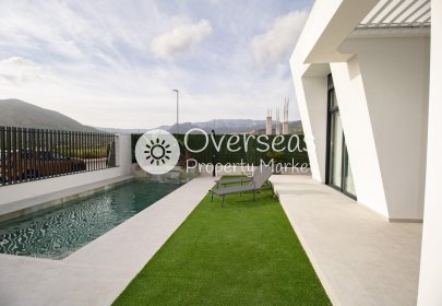 Neue Gebäude - Villa -
Finestrat