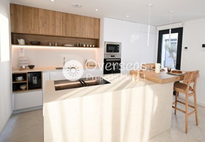 Obra nueva - Villa -
Baños y Mendigo