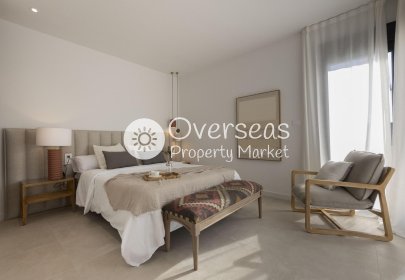 Obra nueva - Villa -
Baños y Mendigo