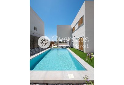 Neue Gebäude - Villa -
Algorfa