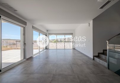 Neue Gebäude - Villa -
Algorfa