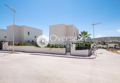 Neue Gebäude - Villa -
Algorfa