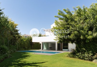 Obra nueva - Villa -
Estepona