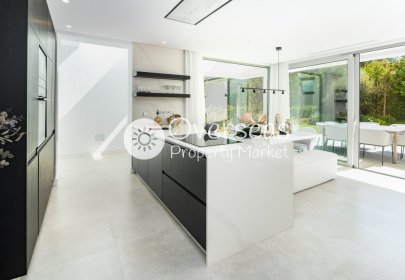Obra nueva - Villa -
Estepona