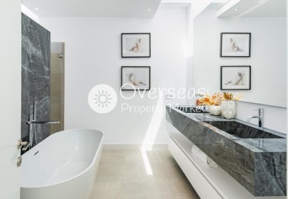 Obra nueva - Villa -
Estepona