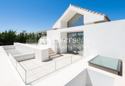 Obra nueva - Villa -
Estepona